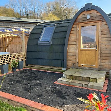 Squirrel Glamping Pod School House Farm Hotel Leighton  Eksteriør billede
