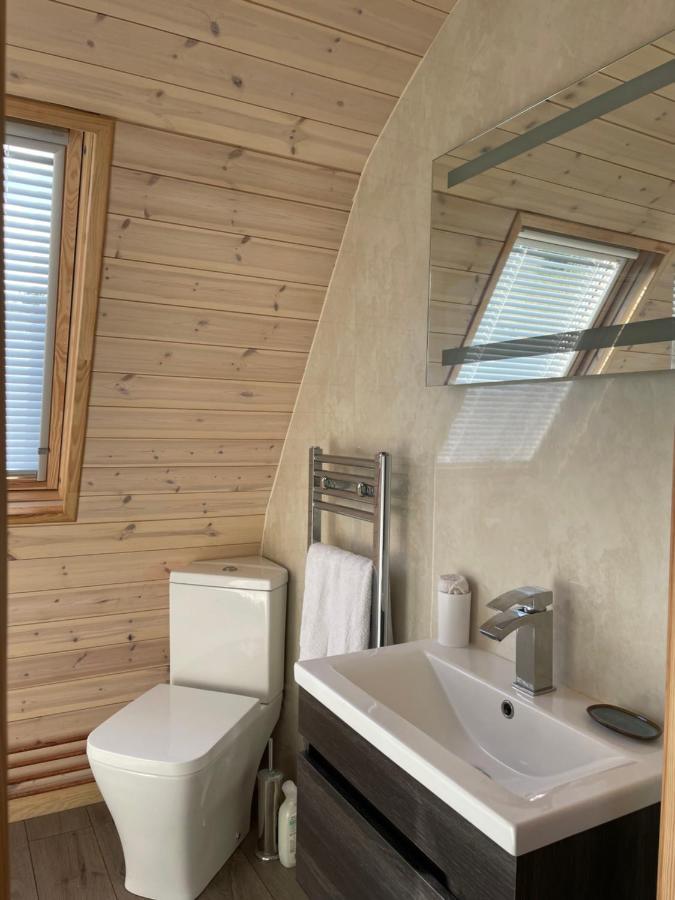 Squirrel Glamping Pod School House Farm Hotel Leighton  Eksteriør billede